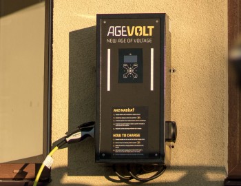 AgeVolt - Revolutionary smart charging stations of electric vehicles