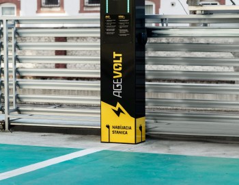 AgeVolt - Revolutionary smart charging stations of electric vehicles