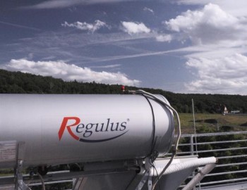 Měřicí a testovací pracoviště solárních panelů firmy Regulus