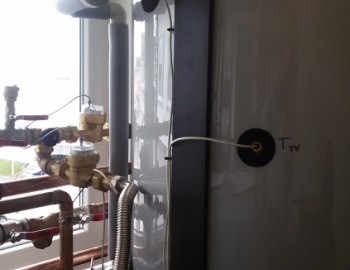 Řízení ekonomického provozu vytápění a přípravy TUV ze solárních panelů, zemních vrtů a tepelného čerpadla - Česká republika