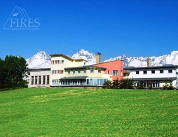 Control system of heating system for aquarium fish wholesaler