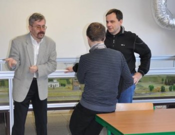 Učebna s fyzikálními modely řízenými Foxtroty na Technické univerzitě v Liberci