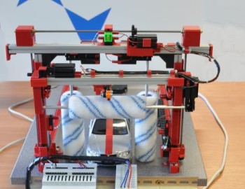 Učebna s fyzikálními modely řízenými Foxtroty na Technické univerzitě v Liberci