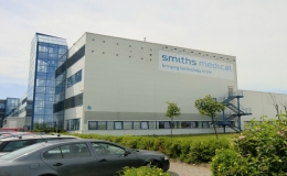 Řídicí systém pro technologie HVAC ve výrobních prostorách společnosti Smiths Medical v Hranicích